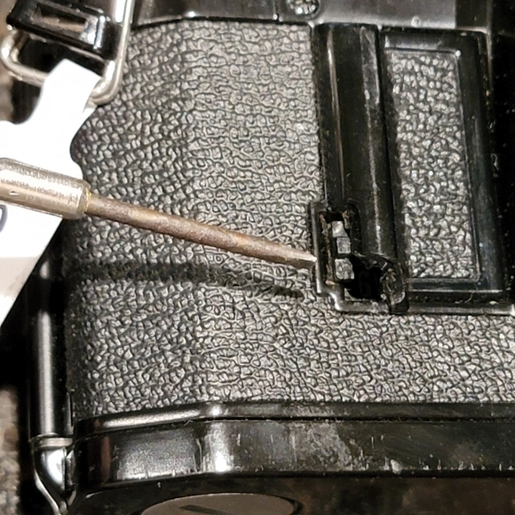 Black Canon AE1 + 50mm f/1.8or 2.0 Lens Manual Camera - Picture 10 of 13